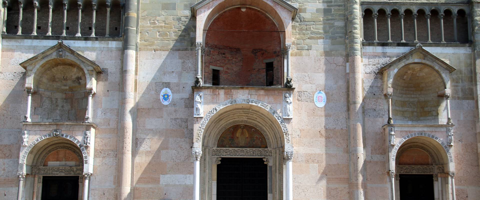 Duomo (Piacenza), facciata 05 foto di Mongolo1984